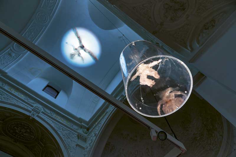 Christian Schad's original foil figure welcomes visitors with a double shadow right at the entrance to the exhibition. Credit: Stefan Stark.